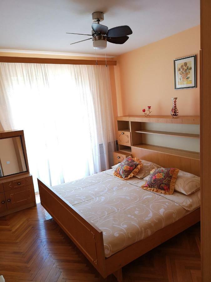 Naomi's Sunshine Apartma